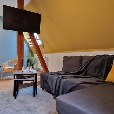 Central-living Yellow - Wifi - Netflix - Apartman *